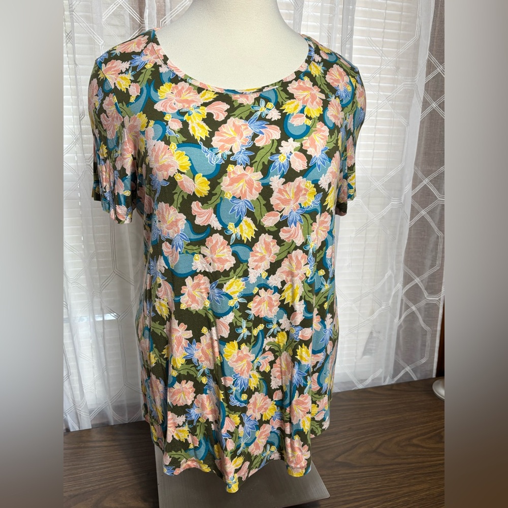 JM Collection 3X Floral Short Sleeve tunic 23” p2p 32” L